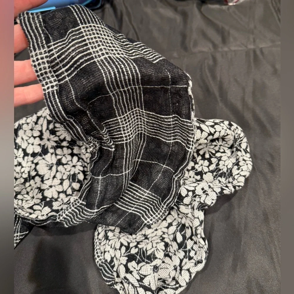 Burberry Black and White Linen Floral Scarf